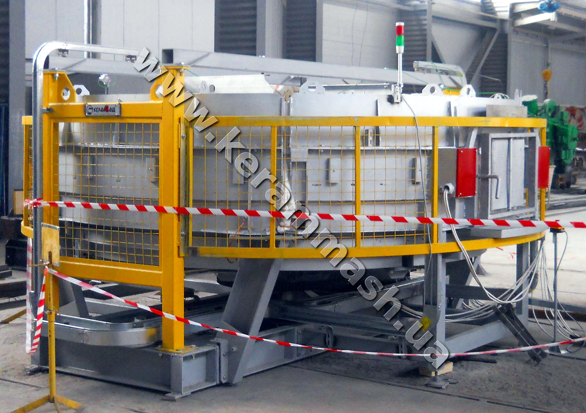Industrial rotary furnace for heat treatment