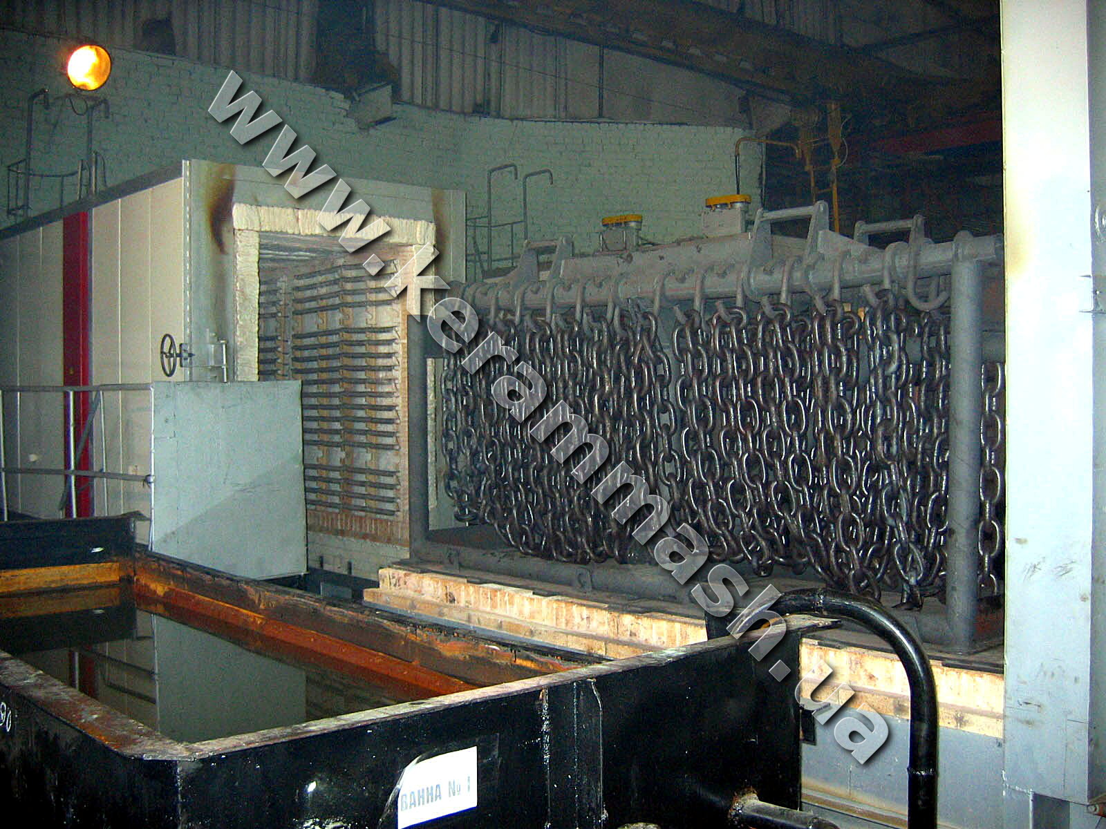 The industrial specialized chamber furnace for anchor chains heat treatment