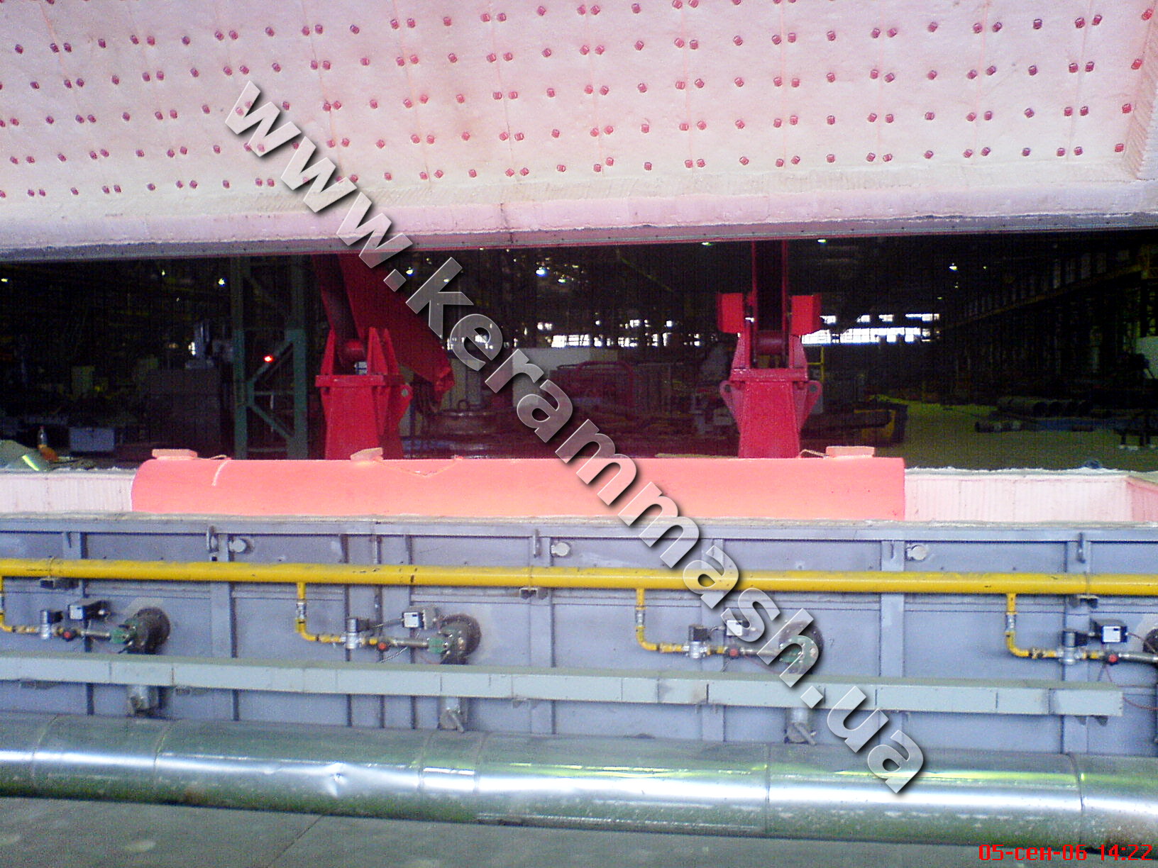 Industrial specialized pit-type furnace for knuckle bends production