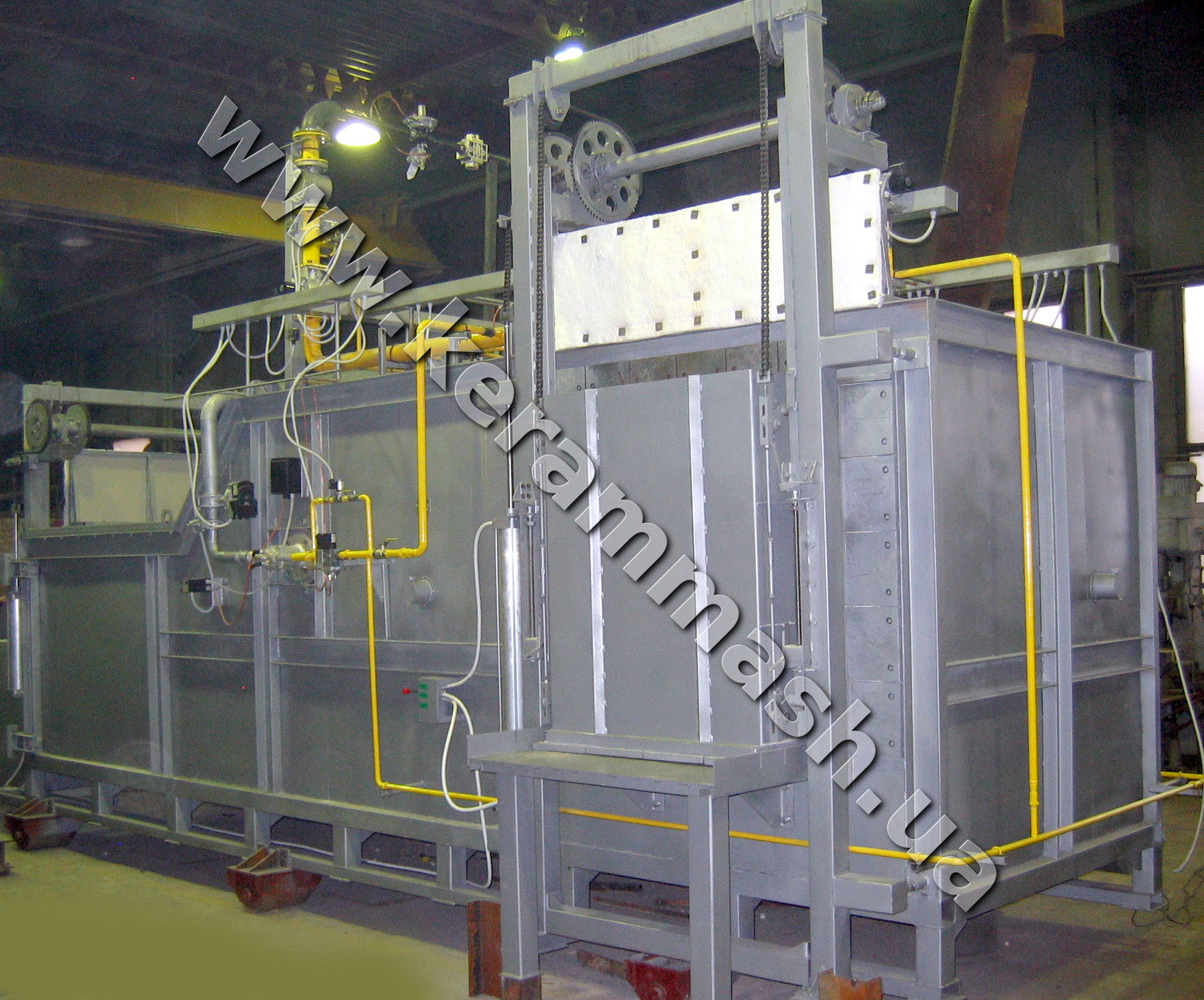 Industrial specialized pusher-type furnace for heating for forging