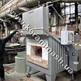 Stationery hearth batch industrial furnace electrically heated