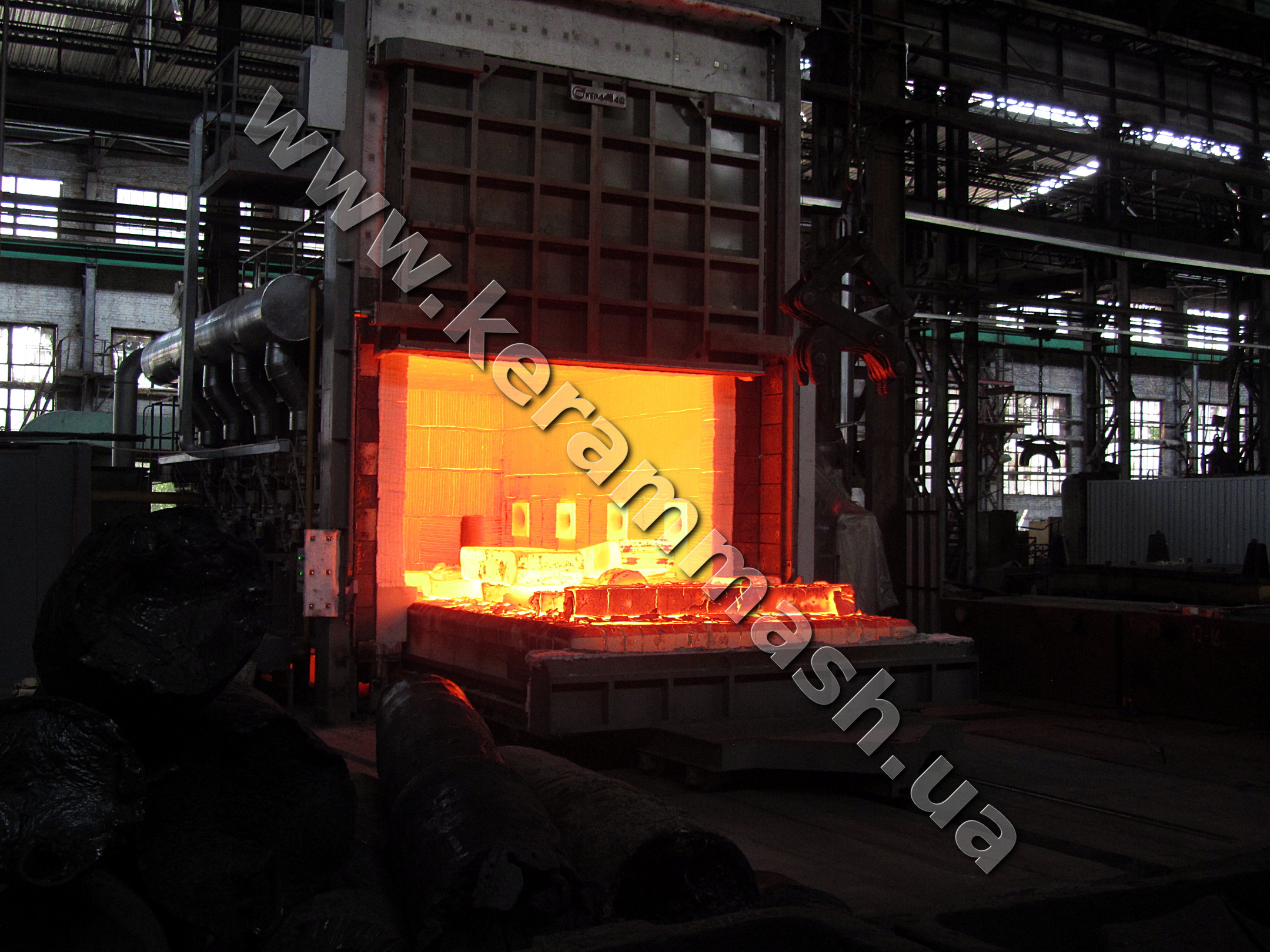 Industrial gas chamber bogie hearth furnace for heating for forging